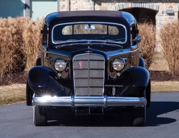 1935 Cadillac V8 Series 30 355-D Town Sedan by Fleetwood (6033-S)