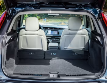 Ambos 2019–23 Cadillac XT4 Premium Luxury [North America] '2018–23