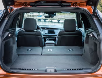 Ambos 2019–23 Cadillac XT4 Sport [North America] '2018–23