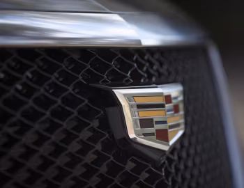 Logotipo 2020–pr. Cadillac XT5 Sport [North America] '2019–pr.
