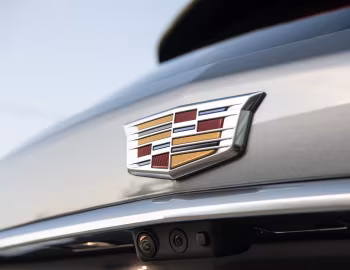Logotipo 2020–pr. Cadillac XT5 Sport [North America] '2019–pr.