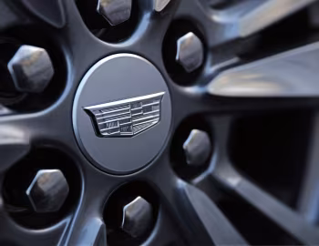 Logotipo 2020–pr. Cadillac XT6 Luxury [North America] '2019–pr.