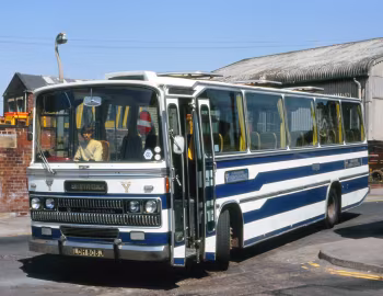 Seddon Pennine IV Caetano Lisboa [UK-spec] (C44F) '04.1971