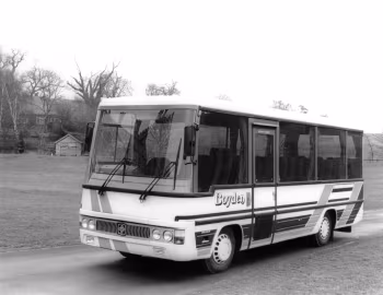 Toyota Coaster BB30R Caetano Optimo [UK-spec] (C19F) '04.1985–10.1987