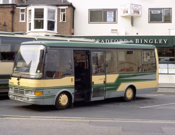 Toyota Coaster HDB30R Caetano Optimo II [UK-spec] (C21F) '11.1990–08.1993