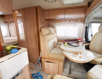 Interior 2012–14 Campérêve Magellan 641 '2011–14