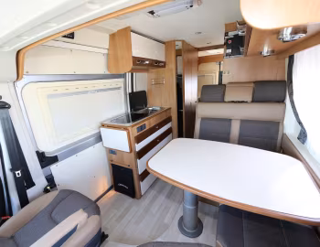 Interior 2016–18 Campérêve Magellan 743 '2015–18