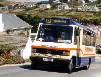 Mercedes-Benz 811 D Carlyle C16 [UK-spec] (B31F) '04.1990–06.1992