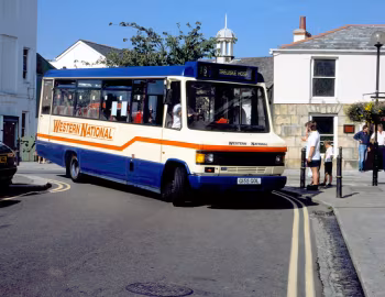 Mercedes-Benz 811 D Carlyle C16 [UK-spec] (DP31F) '04.1990