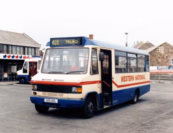Mercedes-Benz 811 D Carlyle C16 [UK-spec] (DP31F) '04.1990