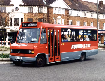 Mercedes-Benz 811 D Carlyle C17 [UK-spec] (B28F) '08.1990