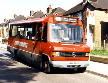 Mercedes-Benz 811 D Carlyle C17 [UK-spec] (B28F) '08.1990