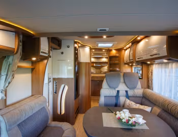 Intérieur 2016–18 Carthago c-tourer I 150 '2015–18