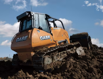 Case 1650M XLT '2013–pr.