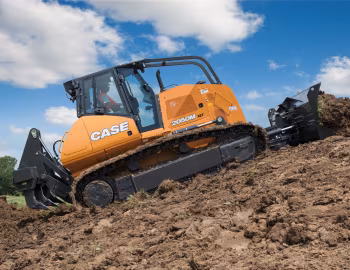 Case 2050M XLT '2013–pr.
