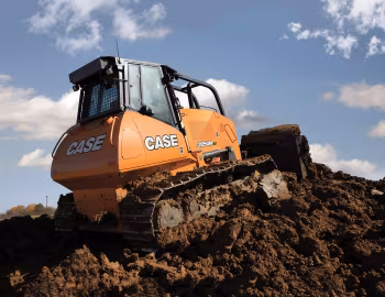 Case 2050M XLT '2013–pr.
