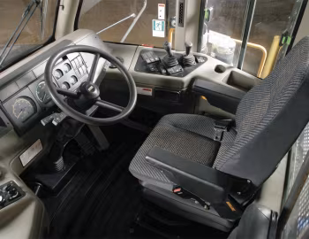 Interior Case 330 '2001–05