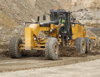 Cat 18M3 [Worldwide] '11.2015–????