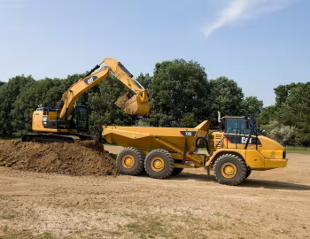 Caterpillar 725, Cat 320E L RR