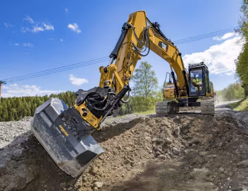 Cat 330F L '2015–18