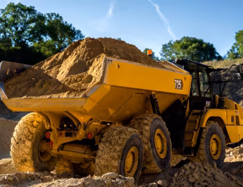 Cat 725 '2025–pr.