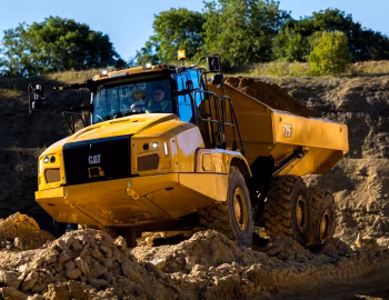 Cat 725 '2025–pr.