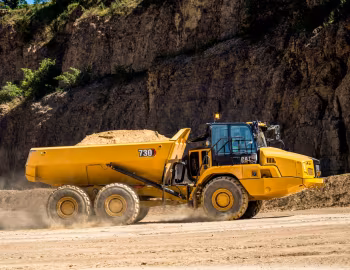 Cat 730 '2025–pr.