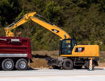 Caterpillar M322F '2015–pr.