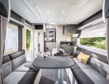 Interior 2020–21 Challenger 250 VIP '2019–21