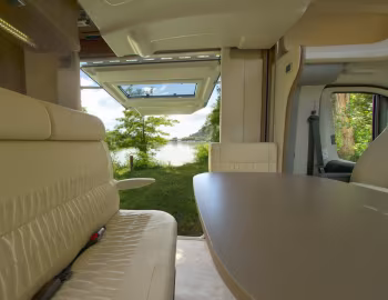 Interior 2011–14 Challenger Prium XL '2010–14