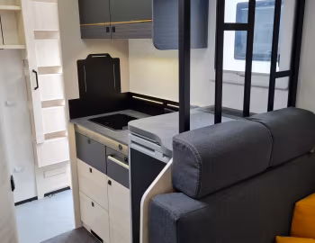 Interior 2022–pr. Challenger 240 Open Edition '2021–pr.
