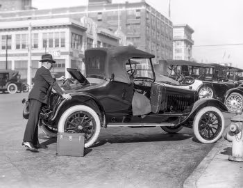 1917 Chalmers Six-30 Roadster