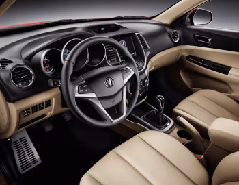 Интерьер Changan Eado '2012–13