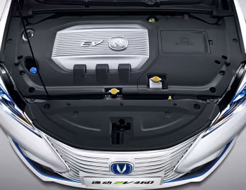 Под капотом Changan Eado EV460 '2018–н.в.