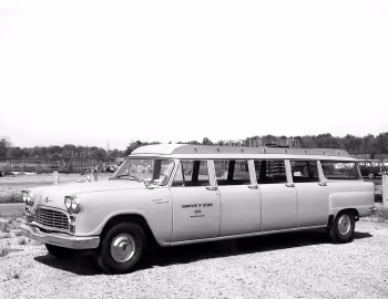 Checker Aerobus 8-door Station Wagon '1962–77