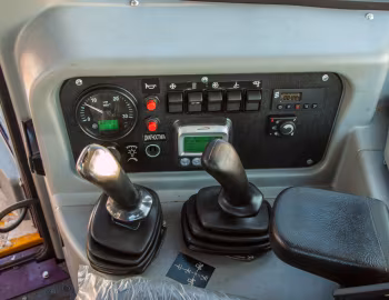 Front Panel ЧЕТРА Т-40 '2008–pr.