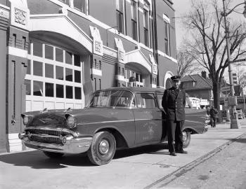 1957 Chevrolet Two-Ten 2-door Handyman Staff Car [US-spec] (2129-1063F)