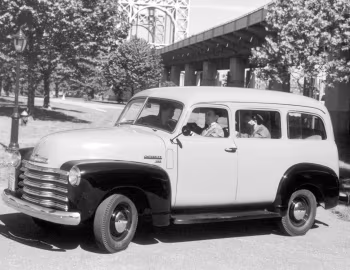 1949–50 Chevrolet 3100 Suburban (GP/HP-3116)