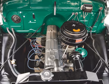 Bajo el capó 1952 Chevrolet 3100 Deluxe Pickup Truck (KP-3104) '1951–52