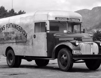 1946 Chevrolet 4400 Delivery Van [EU-spec] (OS-4402)