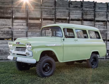 1958 Chevrolet Apache 31 Suburban (3A-3166)