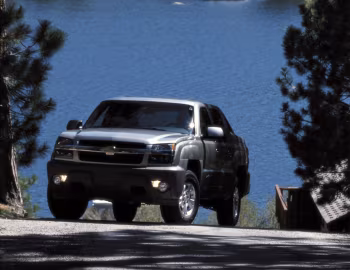2002–06 Chevrolet Avalanche [North America] (GMT800) '09.2001–03.2006