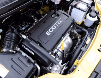 Bajo el capó Chevrolet Aveo 5-door [UK-spec] (T250) '2008–11