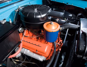 Bajo el capó 1955 Chevrolet Bel Air Convertible (2434-1067D)