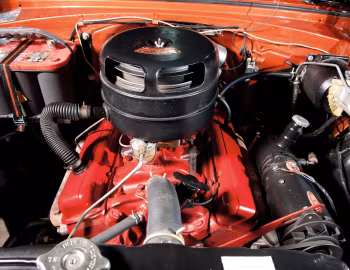 Bajo el capó 1956 Chevrolet Bel Air Convertible (2434-1067D)