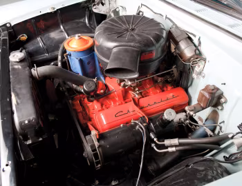 Bajo el capó 1955 Chevrolet Bel Air Convertible (2434-1067D)