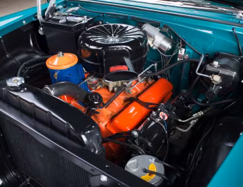 Bajo el capó 1955 Chevrolet Bel Air Nomad (2429-1064DF)