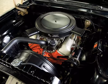 Bajo el capó 1962 Chevrolet Bel Air Sport Coupe (1637)