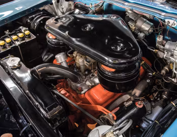 Bajo el capó 1957 Chevrolet Bel Air Super Turbo-Fire Sport Coupe (2454-1037D)
