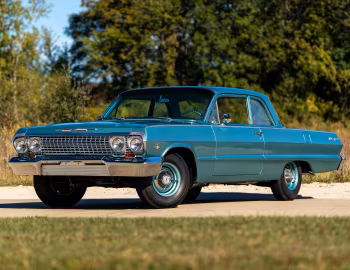 1963 Chevrolet Biscayne 2-door Sedan (1211)